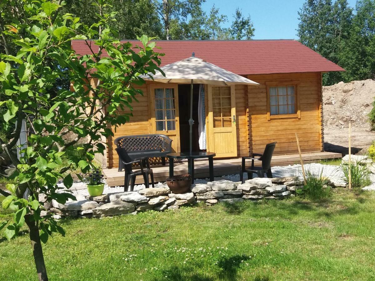 Hueueru Puhkemajad Guest House Huuru Екстериор снимка